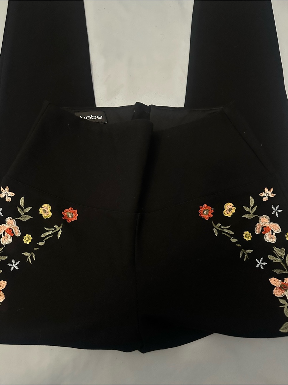 bebe Black Skinny Ponte Pants with Floral Embroidery